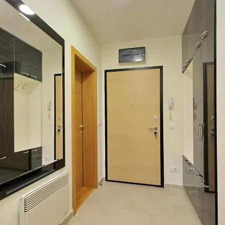 Adam-zlatiborska I Lägenhet *