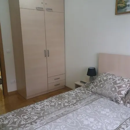 Adam-zlatiborska I Lägenhet *