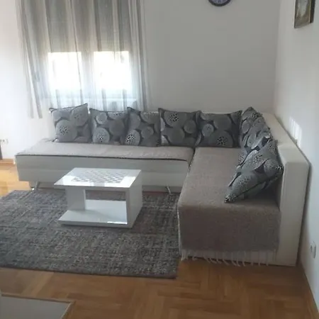 Adam-zlatiborska I Lägenhet